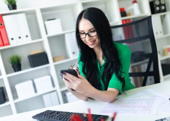 2 Top Cryptocurrencies to Buy Right Now and Hold for the Next Decade