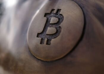 Bitcoin dominance lowest since May 2018; starts off 2022 underperforming smaller cryptocurrencies