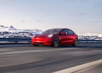 Guy Pays For Tesla By Using It To Mine Bitcoin