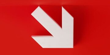 Ethereum, Altcoins Extend Losses Against Bitcoin as BTC Tests USD 34K Zone