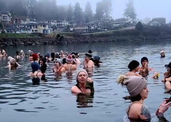 Puget Sound Plungers celebrate the healing power of cold water