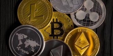 Melania Trump Wishes Bitcoin On its Birthday; Dogecoin, Shiba Inu Falls