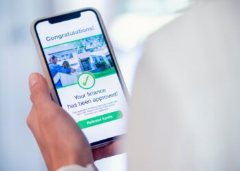 Beyond Dogecoin and Shiba Inu: Buy This Unstoppable Growth Stock in 2022 Instead