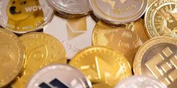 Bitcoin hits two-week high; Ethern, Dogecoin trade in green too