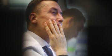 Bitcoin, Ethereum, Dogecoin Trade Flat — Is Hawkish Fed Taking Some Wind Out Of The Crypto Sails? By Benzinga