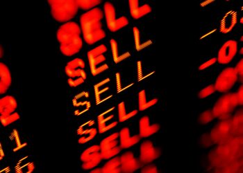 2 Crashing Cryptocurrencies to Sell Right Now