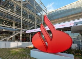 Santander launches global blockchain challenge