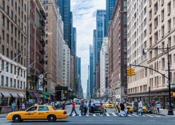 With Cardano [ADA] approaching a short-term resistance, here’s what you can do