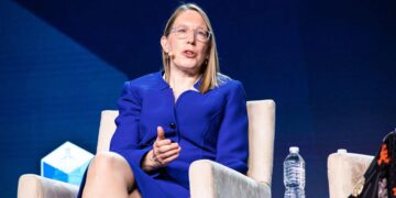 SEC Commissioner Does Not Support Crypto Bailouts, Says Market Crash Reveals True Innovators