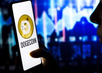 DOGE in the green for the week, bucks altcoin price trend