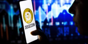 DOGE in the green for the week, bucks altcoin price trend