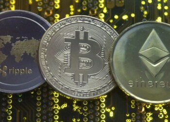 Bitcoin, Ether Breach Key Levels; Shiba Inu, Dogecoin in Green