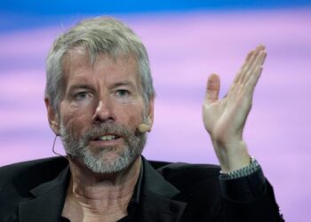 Bitcoin ‘Maximalist’ Saylor Makes Crypto His Only Job