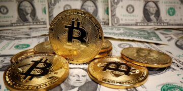 Bitcoin falls below $19,000 as cryptos creak under rate hike risk