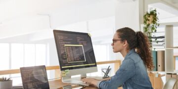 Developer Activity on Bitcoin and Ethereum Plummeted in 2022