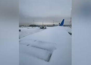 Passengers flying from Waterloo region to Vancouver stuck on tarmac overnight, other flights at YKF cancelled