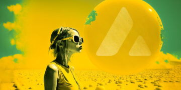 Top Crypto Analyst Issues Bearish Warning, Says Avalanche and One Mid-Cap Altcoin Could Crash by Over 70%