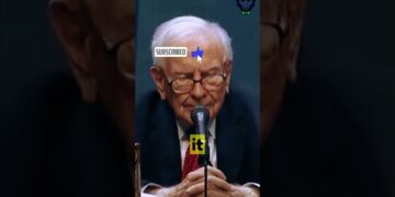 Warren Buffett DESTROYS Bitcoin #bitcoin #money #bank #warrenbuffet #crypto  #shorts